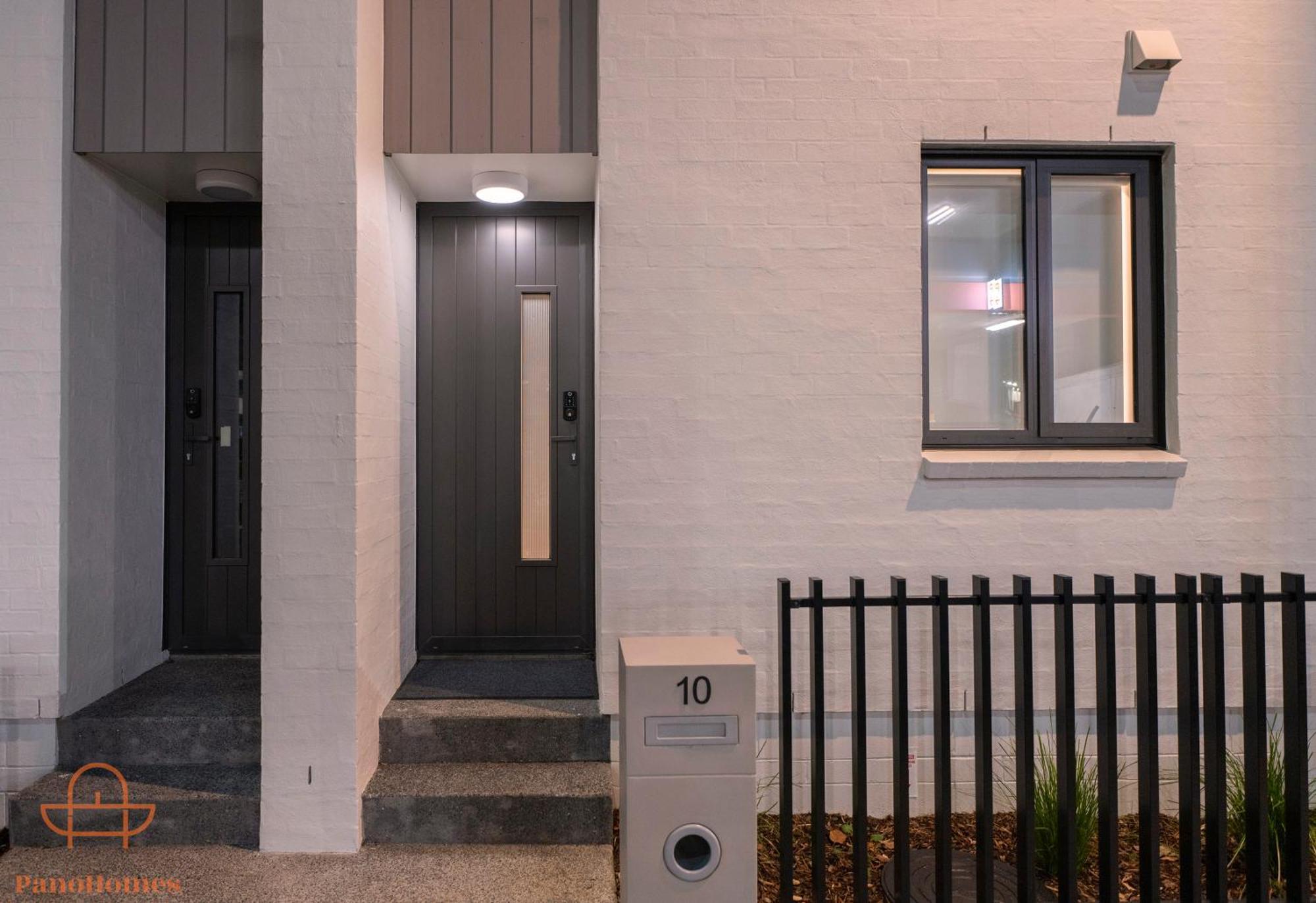 Modern Townhouse Close To City With Full Kitchen - Ellerslie Окленд Экстерьер фото